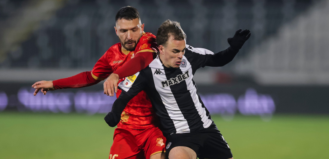 Partizan se tradicionalno mučio sa Napretkom: Lepotica Trifunovića čuva prvo mesto "parnom valjku"