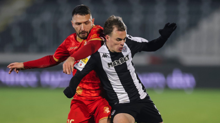 Partizan se tradicionalno mučio sa Napretkom: Lepotica Trifunovića čuva prvo mesto "parnom valjku"