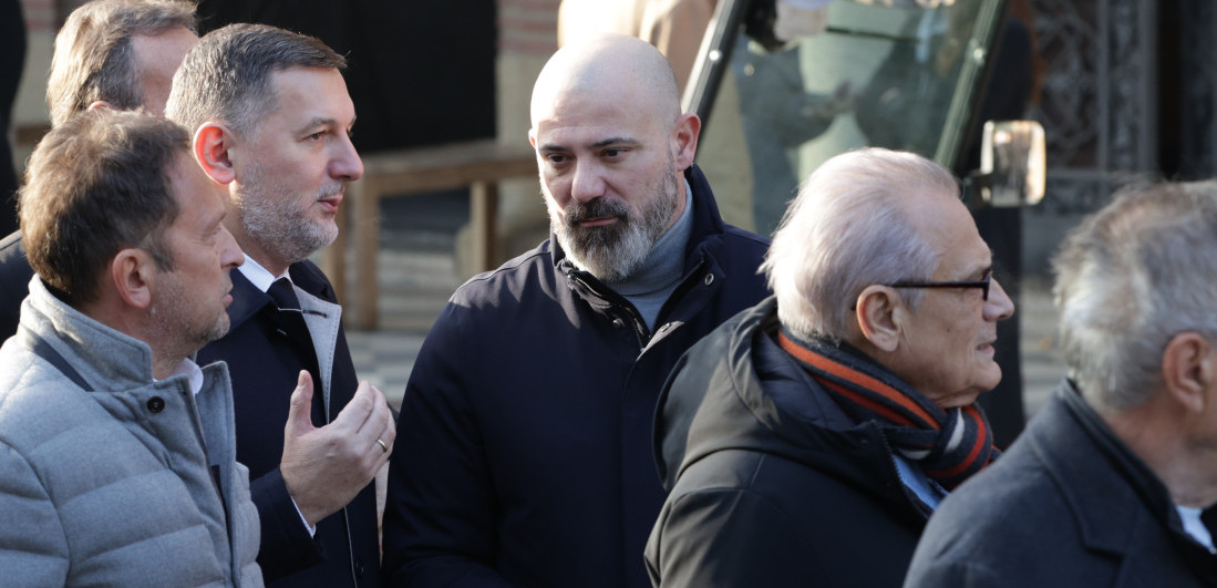 Vučić, Stanković, Veljko Paunović ispratili Terzićevog oca: Pogledajte ko je sve došao na sahranu (FOTO)