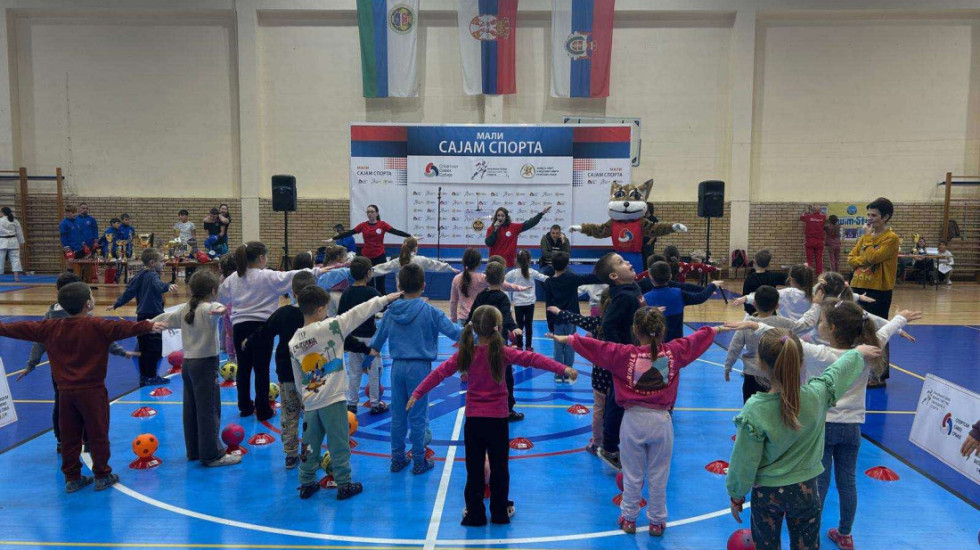 Mali sajam sporta okupio najmlađe u Bečeju (FOTO GALERIJA)
