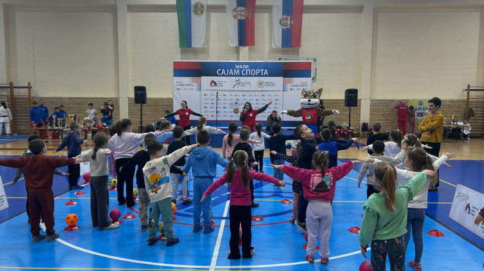 Mali sajam sporta okupio najmlađe u Bečeju (FOTO GALERIJA)