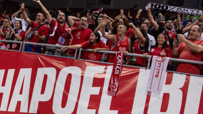 Skandal na Zvezdinom meču! Ključa u Izraelu, zbog ovoga policija izbacuje navijače Hapoela (VIDEO)