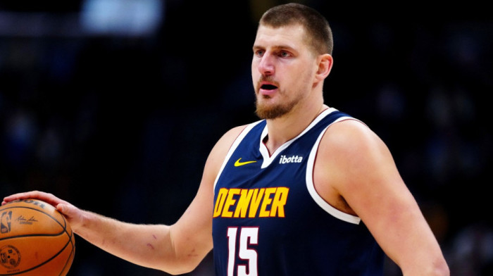 Nikola izašao iz automobila, svi pali na zadnjicu - Vozi zver koja košta 300.000 dolara