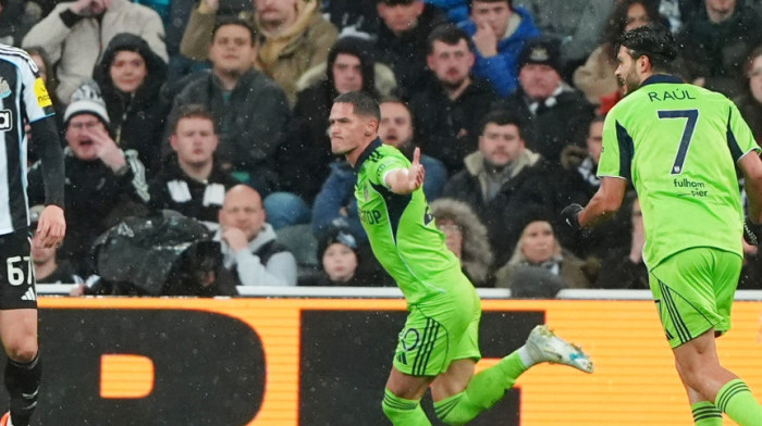 (VIDEO) Kakva golčina Saše Lukića: Srbin se pojavio niotkuda i pocepao mrežu Njukasla