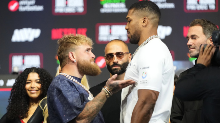 Spao je na niske grane... Bivši šampion sveta spreman za boks parodiju (VIDEO)