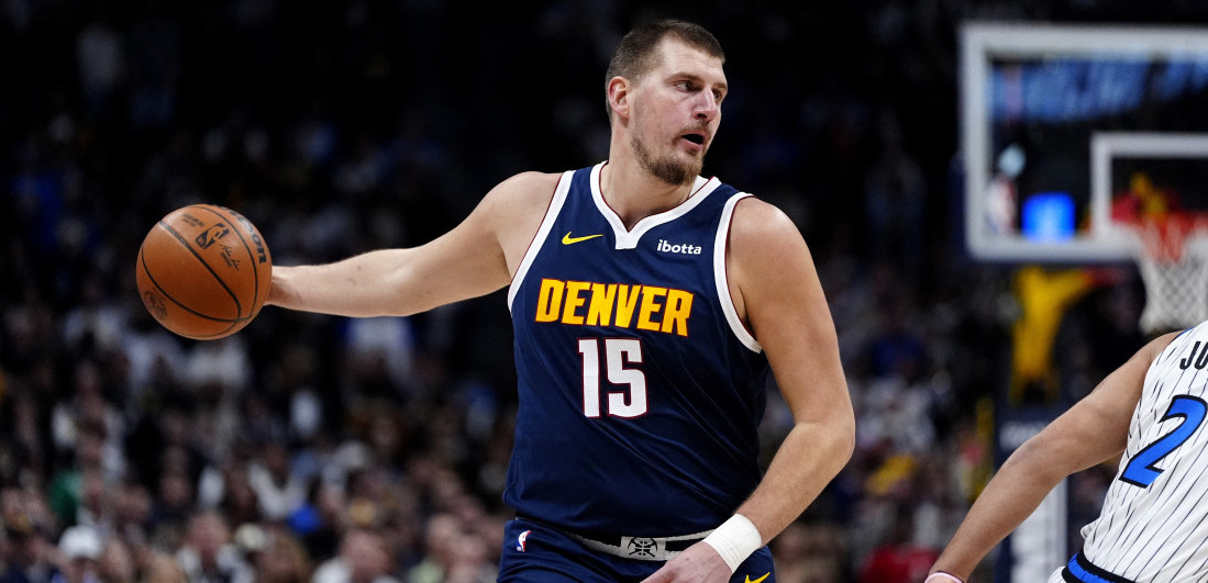 Srbinu svi gledaju u leđa: Jokić ne mrda sa vrha