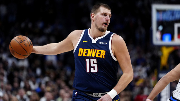 Srbinu svi gledaju u leđa: Jokić ne mrda sa vrha