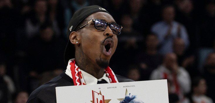 Kvinsi Miler se suzdržavao da ne utrči na teren: Znojili su mi se dlanovi, hteo sam da igram