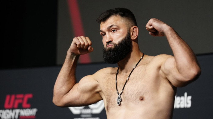 Idioti napali MMA šampiona: Letele pesnice, Arlovski razbacao influensere (VIDEO)