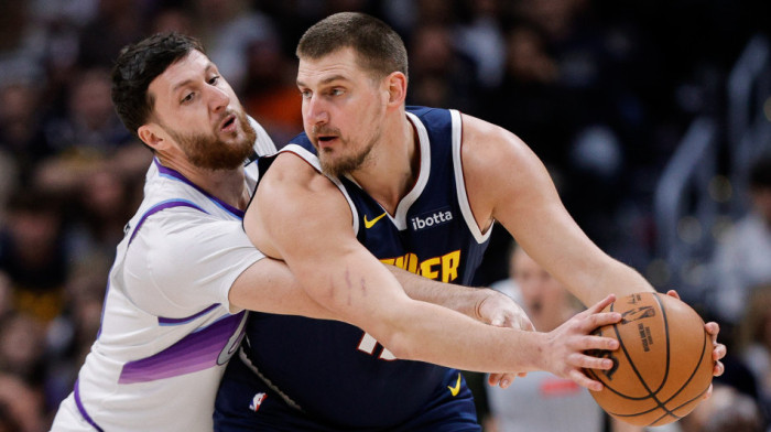 Jokić razneo Nurkića i Jutu, pa otišao da odmara: Neverovatan tripl-dabl Srbina za 29 minuta (VIDEO)