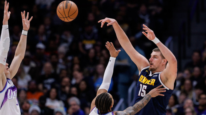 (VIDEO) Totalno ludilo šta radi Jokić - Posle ovog poteza cela dvorana ustala