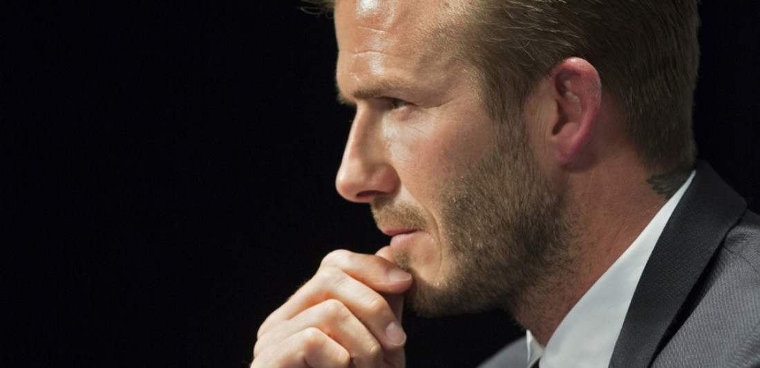 Kakav Božić kod Bekamovih: Sin ih blokirao na Instagramu, a Dejvid motornom testerom nasrnuo na... (VIDEO)