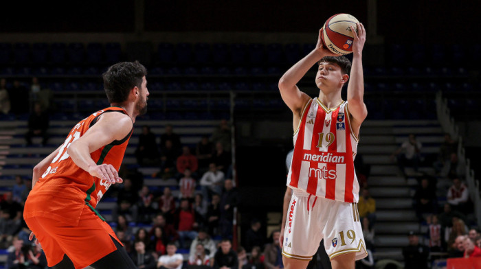 Zvezdini biseri se predstavili publici: Ognjen je novi najmlađi debitant u istoriji kluba