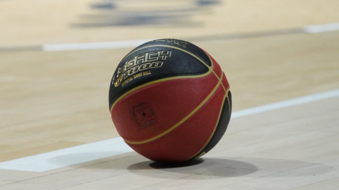 Pesnice na parketu! Tuča zasenila meč u NBA ligi,  jedva su ih razdvojili! (VIDEO)