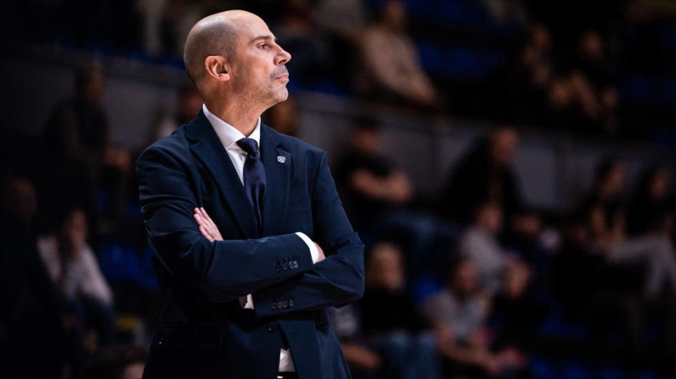 Penjaroja: Moja je odluka da Parker ne igra, Tajrik putuje u Valensiju