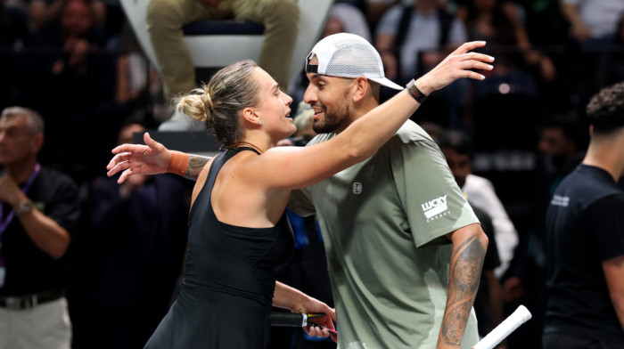 Sabalenka plesom zapalila Dubai: Treštala "Makarena", a ona kukovima raspametila publiku (VIDEO)