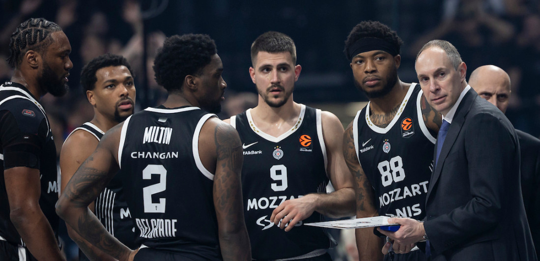 Navijači van sebe, poludeli od besa: Ove igrače očima ne mogu da gledaju, opleli po sudijama..