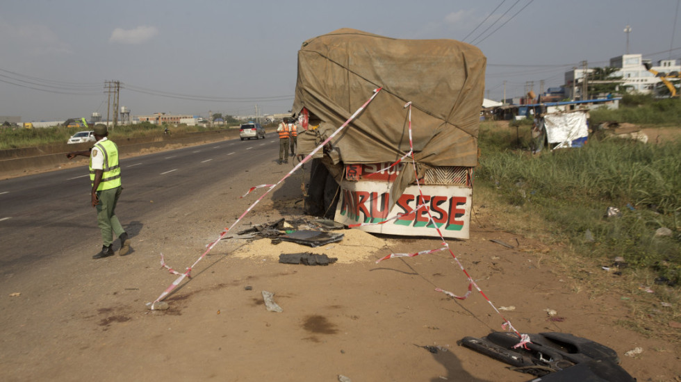 Jezive slike sa mesta nesreće: Kamion u koji se Džošua zakucao potpuno smrskan