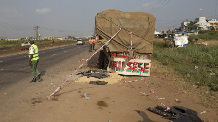Jezive slike sa mesta nesreće: Kamion u koji se Džošua zakucao potpuno smrskan