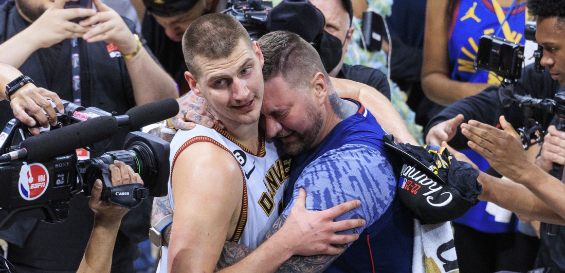 Plakao sam jer su me tukli! Jokić o početku karijere: Braća su me uvek vukla sa sobom