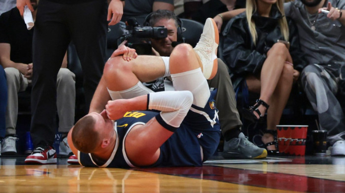 Katastrofa - Teška povreda Nikole Jokića protiv Majamija (VIDEO)