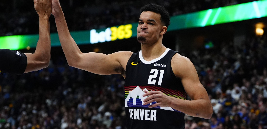 Šta je s ovim čovekom? Smeje se, a povredio Nikolu (VIDEO)