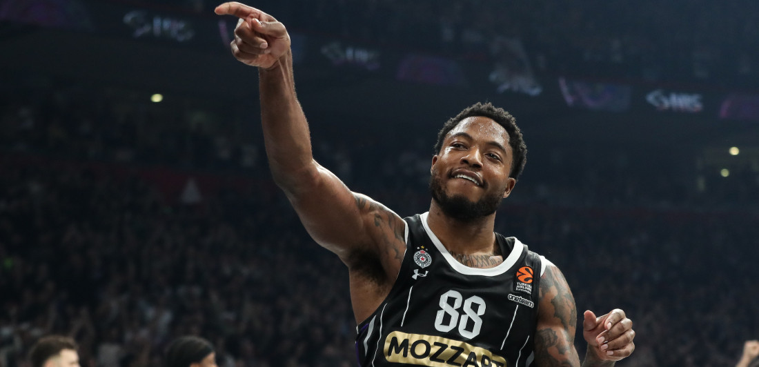 Šta se dešava sa Tajrikovim transferom u Olimpijakos? Barcokas se oglasio na konferenciji