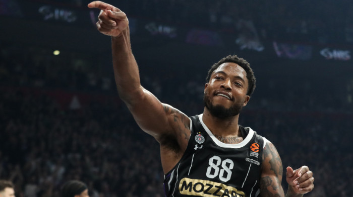 Šta se dešava sa Tajrikovim transferom u Olimpijakos? Barcokas se oglasio na konferenciji