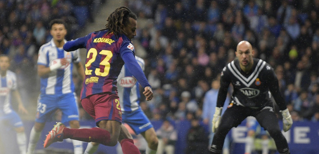 Držao se Dmitrović do samog kraja, ali... Barselona teškom mukom 'slomila' srpskog golmana