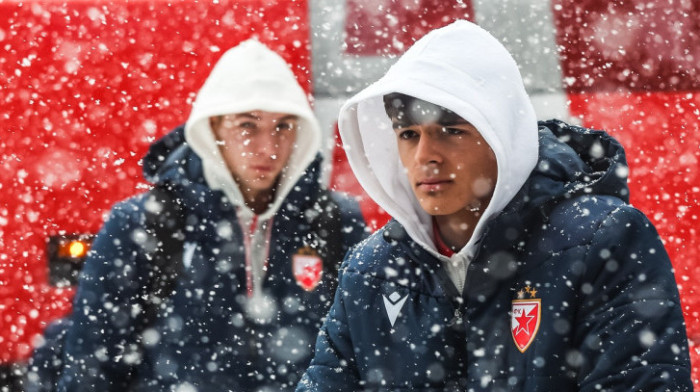 Zvezda beži od snega: Crveno-beli otputovali za Antaliju na pripreme (FOTO GALERIJA)