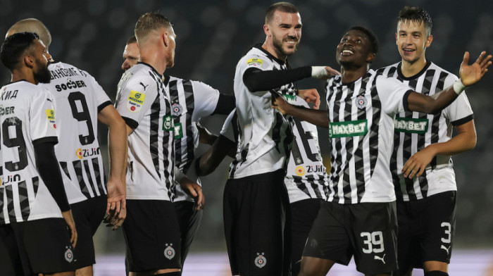 Tračak nade za Partizan: Stiže novac od zaboravljenog štopera!