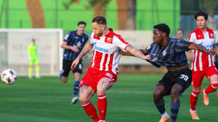 Sreća pogledala Zvezdu - Neverovatna scena sa utakmice, poništen gol sekund pre kraja (VIDEO)