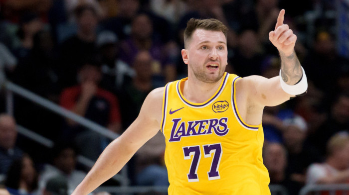 Čudo Dončića za Božić: Lukina ludačka trojka za pobedu Lejkersa (VIDEO)