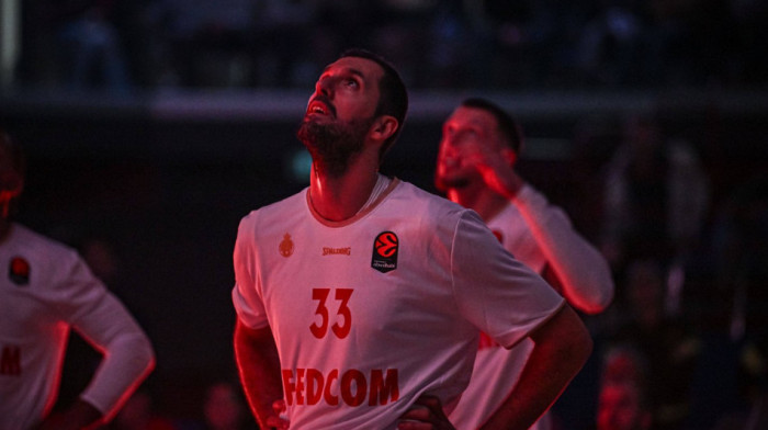 Gospoda iz Kneževine: Monako čestitao Božić uz sliku Mirotića i badnjaka (FOTO)