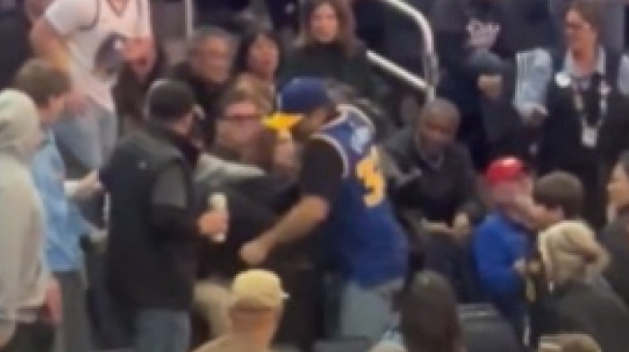 Jokićev brat je "mala maca" za ovo: Brutalna tuča navijača na NBA utakmici - Jedva ih razdvojili (VIDEO)