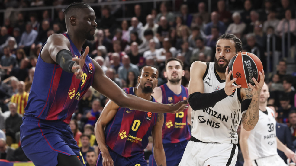 "Biće čudo ako ikoga pobedimo u EL": Navijači žestoko udarili po Penjaroji i igračima, njemu bi da vide leđa