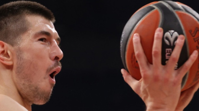 Mitrović odradio trening sa "orlovima", pa poručio: Uz tu mladost ide i neka dobra energija (VIDEO)