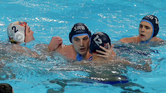 Pala je Španija i podsetila na Grčku: "Igrač manje četiri minuta? Meč za pamćenje"