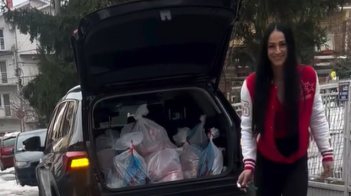 Gest srpske reprezentativke za divljenje: Sara obišla najugroženije i podelila deci paketiće (VIDEO)