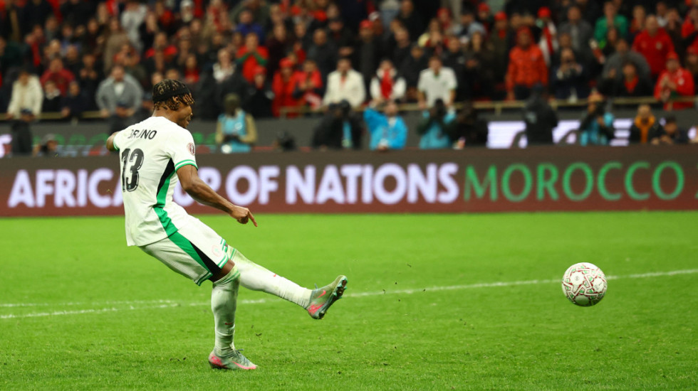 Najluđi potez golmana: Ovako odbranjen penal nikad niste videli (VIDEO)