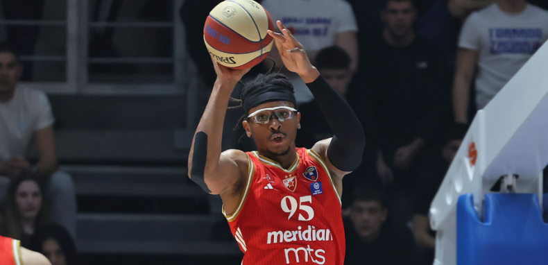 Kakav peh Zvezde: Moneke u bolovima napustio parket