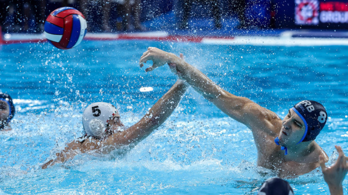 Kakva borba u Areni: Mađari furiozno startovali, Srbija se probudila