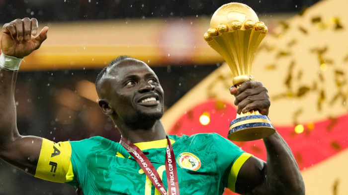 Ne daju pehar Maroku: Selektor Senegala odneo trofej u vojnu bazu na čuvanje!