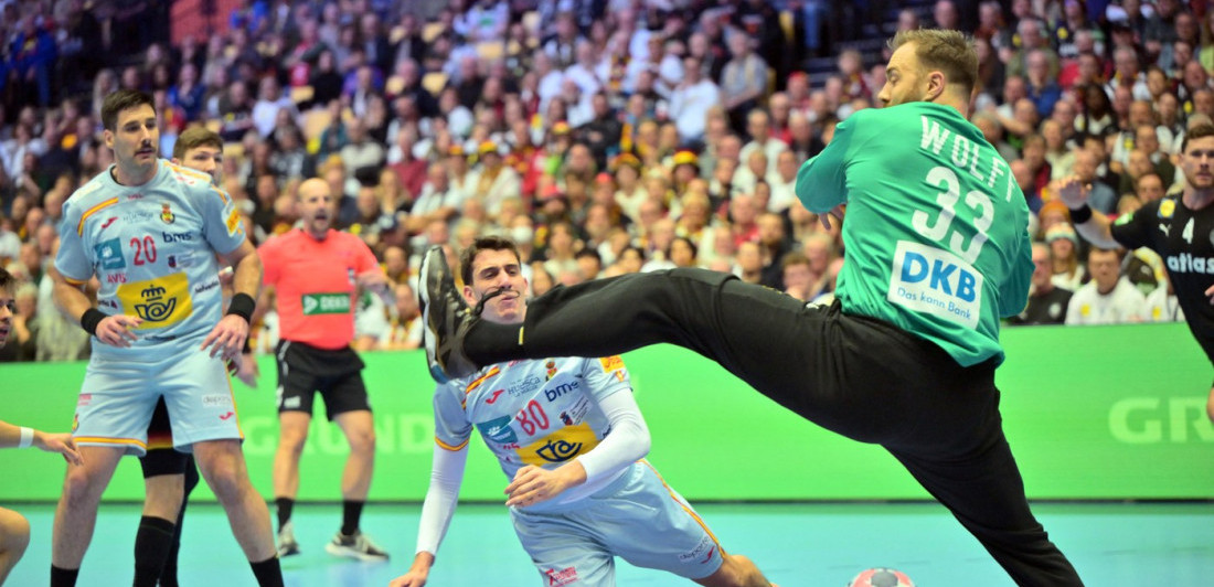 Nemac isprozivao Srbiju: Provokacije "orlova" im se na kraju obile o glavu (FOTO)