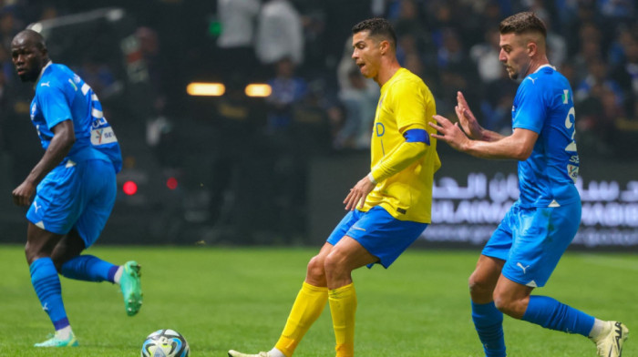 Pa ovo je hit! Saudijski klub traži vezistu preko platforme, evo koliko para nude (FOTO)