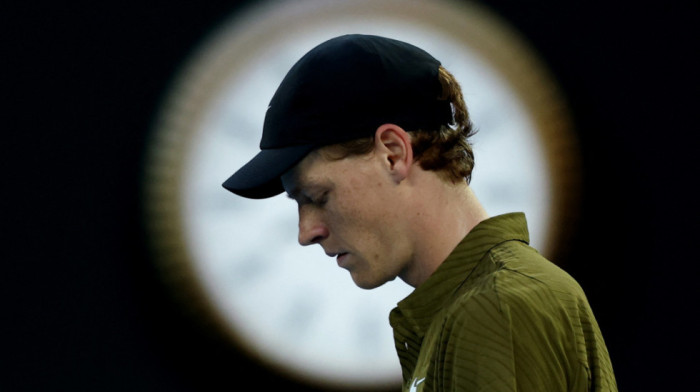 Meni ovo miriše na favorizovanje... Teniski svet u šoku - Sinera pogurali ka pobedi