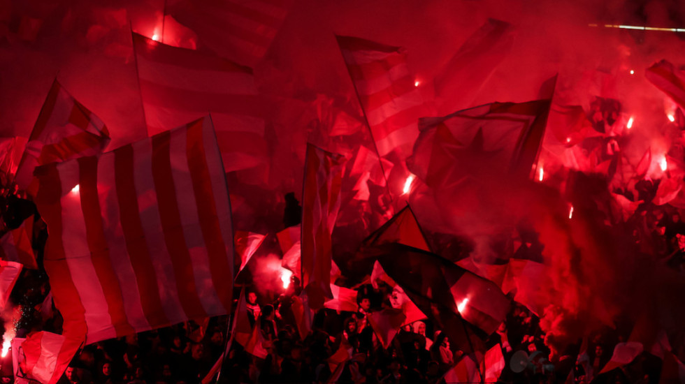 Krvnički napadnuti navijači Zvezde po povratku iz Malmea (VIDEO)