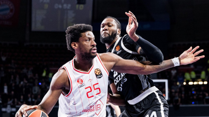 Sramna igra Partizana - Hapoel ima ogromnu prednost na poluvremenu