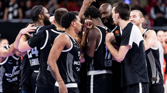 "Kakav klub, pobediš prvog na tabeli i izgubiš od poslednjeg" - Navijači Partizana u transu posle trijumfa