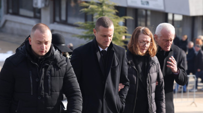 Brat Nemanje Vidića sahranjen u Beogradu: Ispratili ga Basta, Kolarov, Tončev... (FOTO)